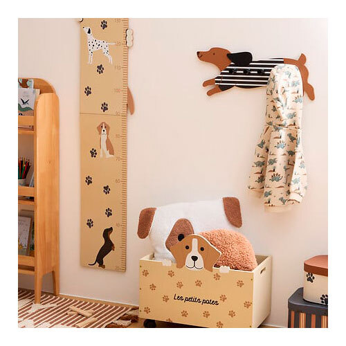 Træ knagerække til børneværelse - Hund