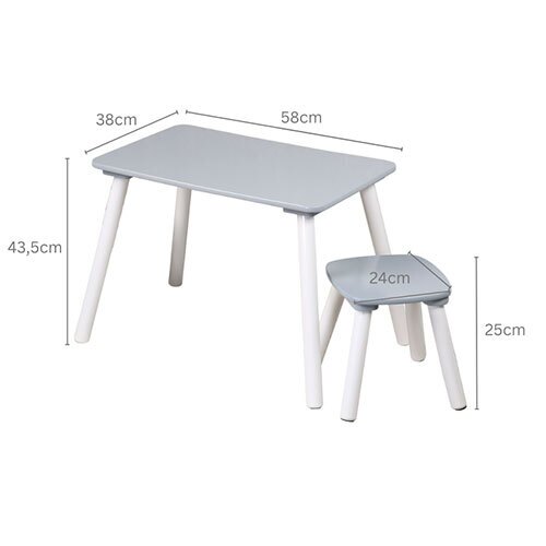 Gråt bord med stole til børneværelse