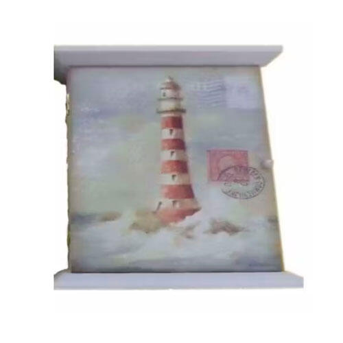 Lighthouse nøgleskab i træ - 25 x 21 x 6,5 cm.